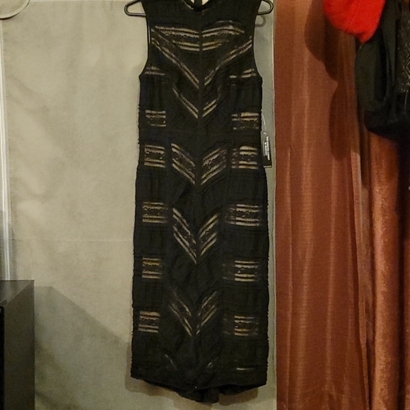 Bld with nude inner lining. - Picture 2 of 5